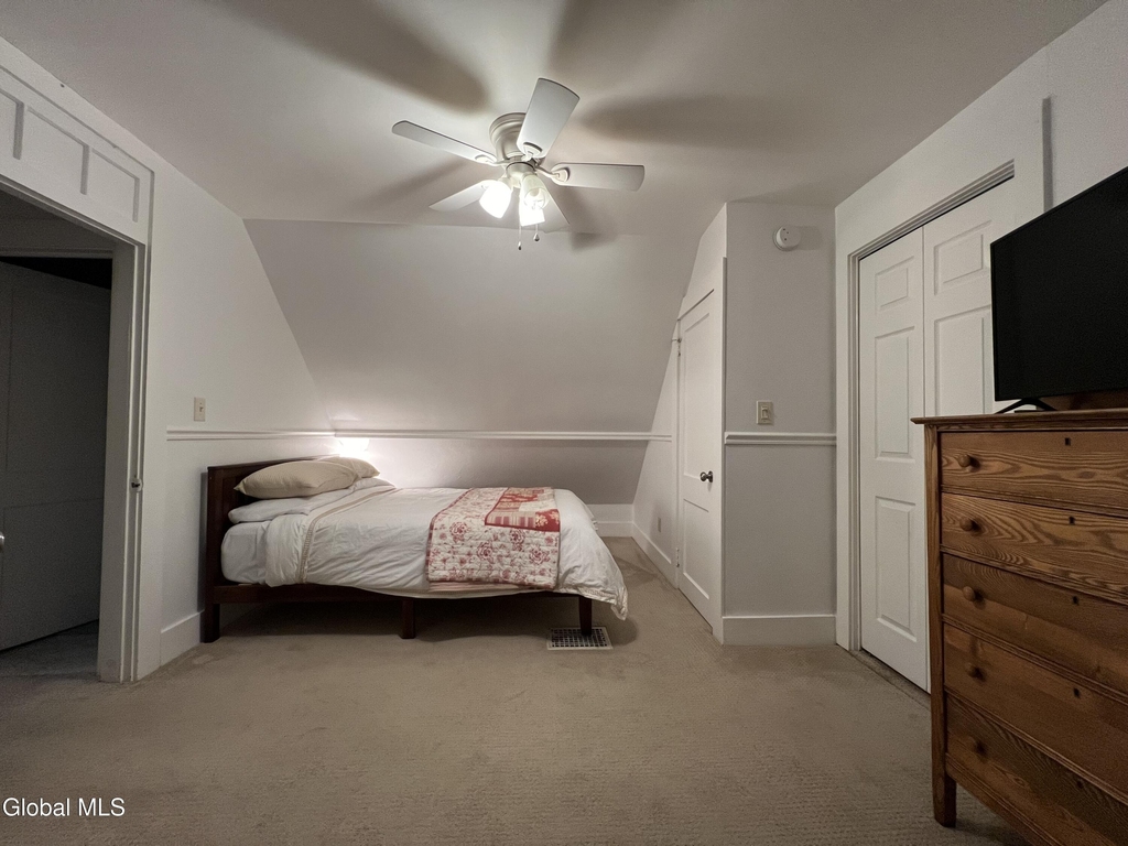 223 Lake Avenue - Photo 7