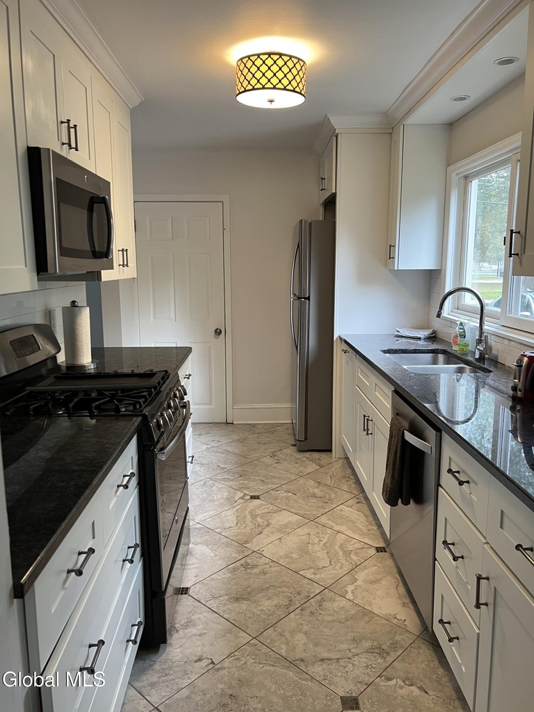 223 Lake Avenue - Photo 2