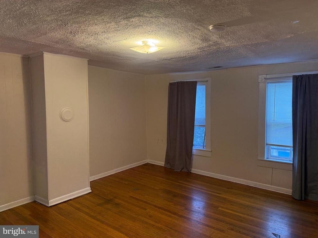 619 S Cameron Street - Photo 4