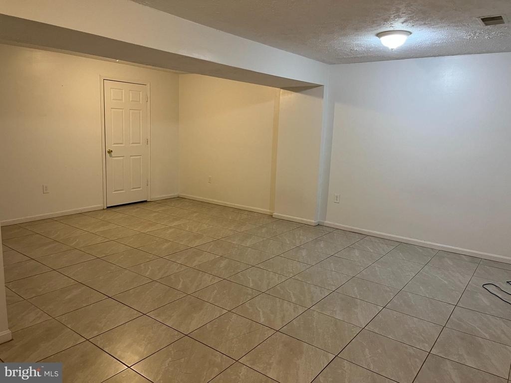 14684 Cloverdale Road - Photo 4
