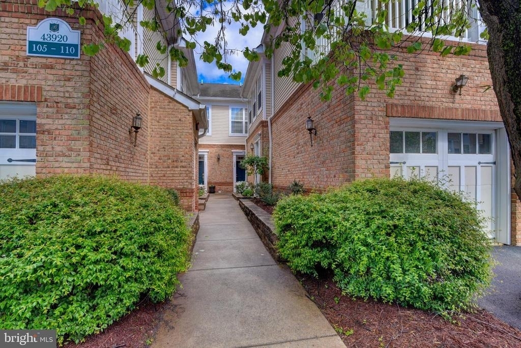 43920 Hickory Corner Terrace - Photo 2