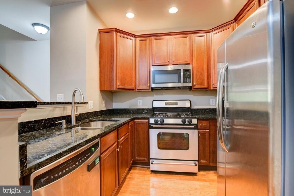 43920 Hickory Corner Terrace - Photo 8