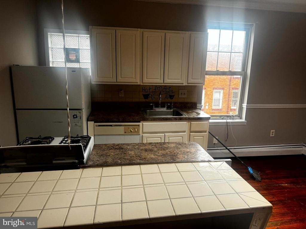 6330 Germantown Avenue - Photo 5