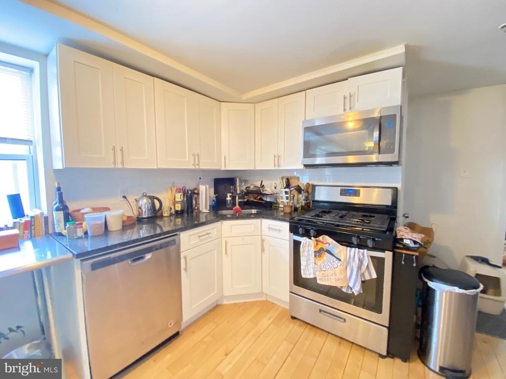 2031 E Susquehanna Avenue - Photo 2