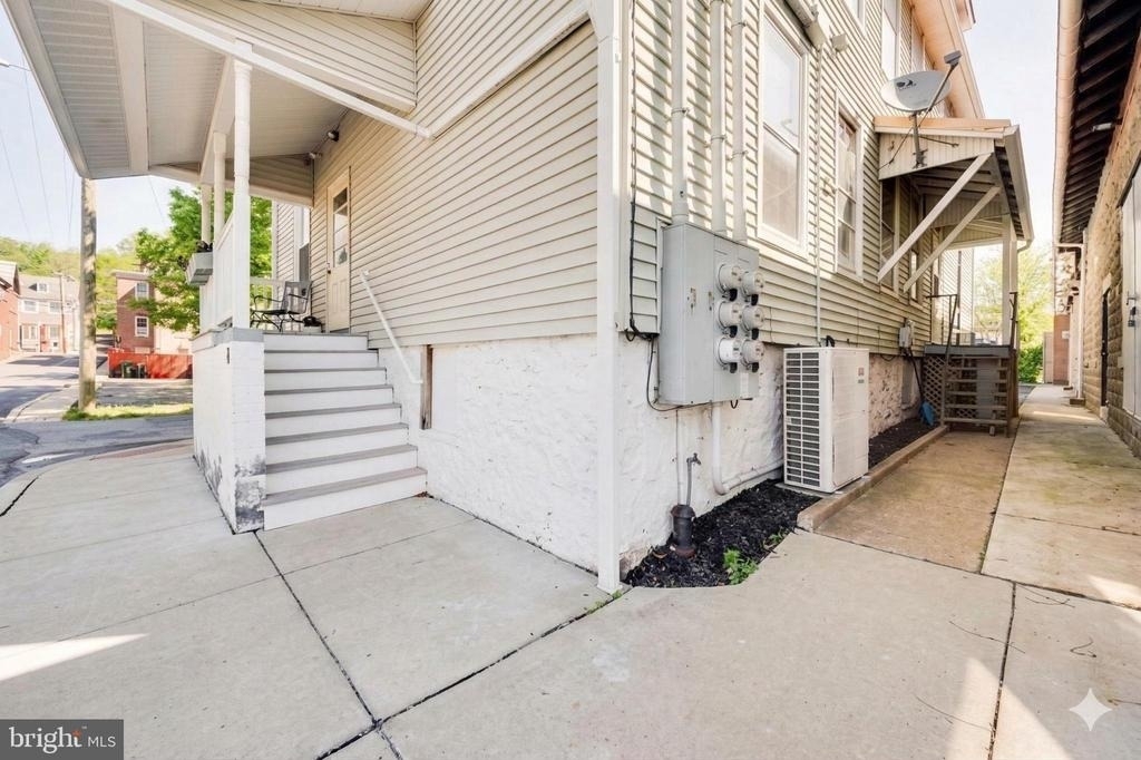 26 Willow Street - Photo 4