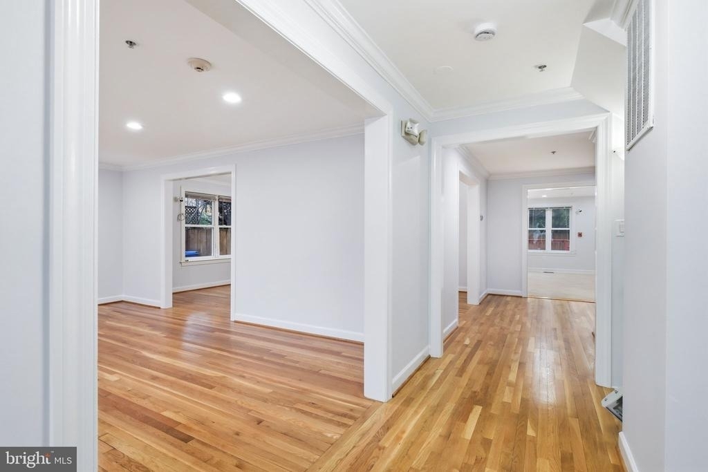 711 Lamberton Drive - Photo 3