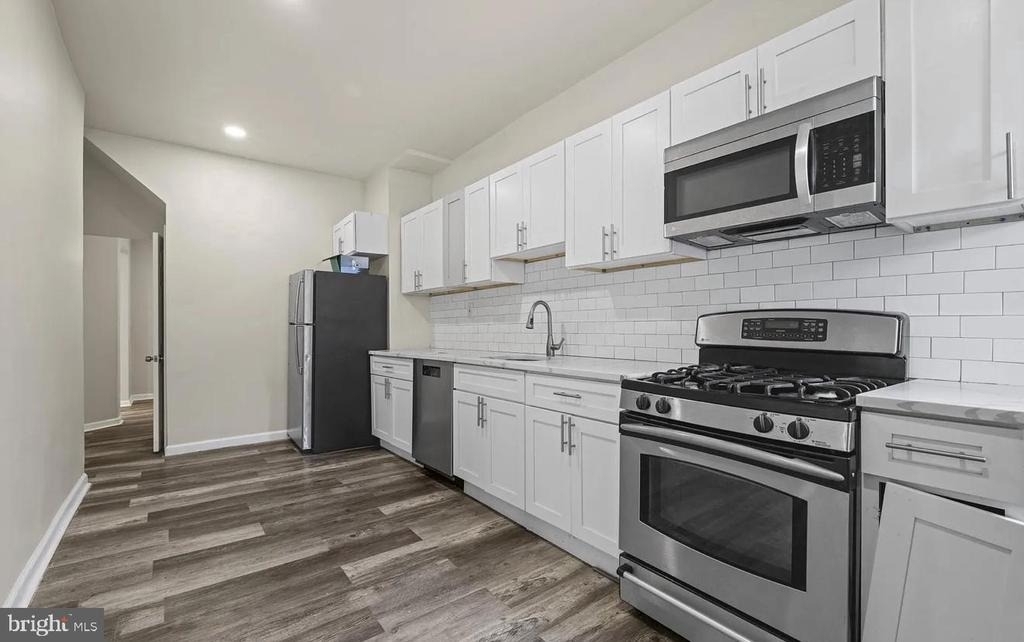3030 Windsor Avenue - Photo 2