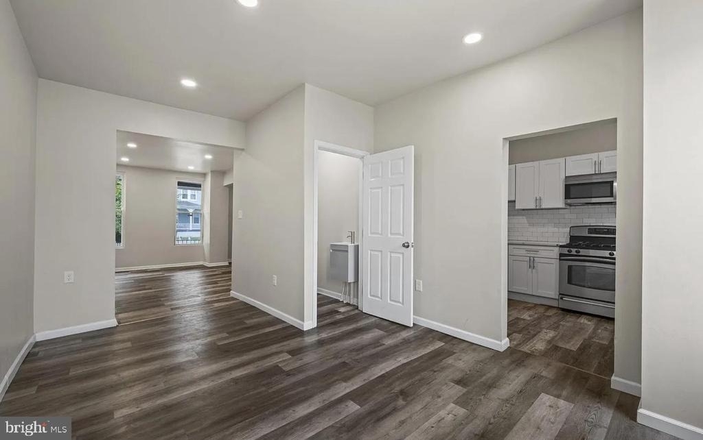 3030 Windsor Avenue - Photo 3