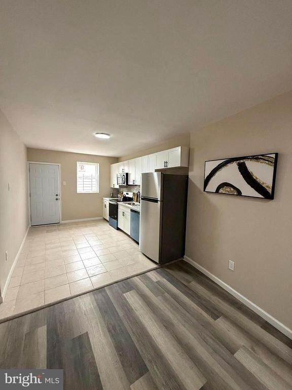 1026 E North Avenue - Photo 3
