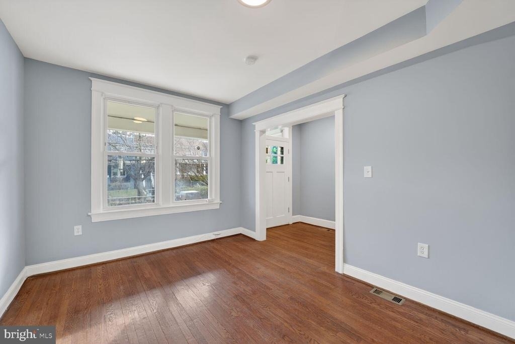 632 Franklin Street Ne - Photo 3