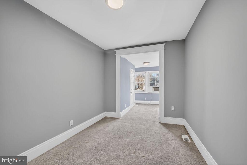 632 Franklin Street Ne - Photo 9