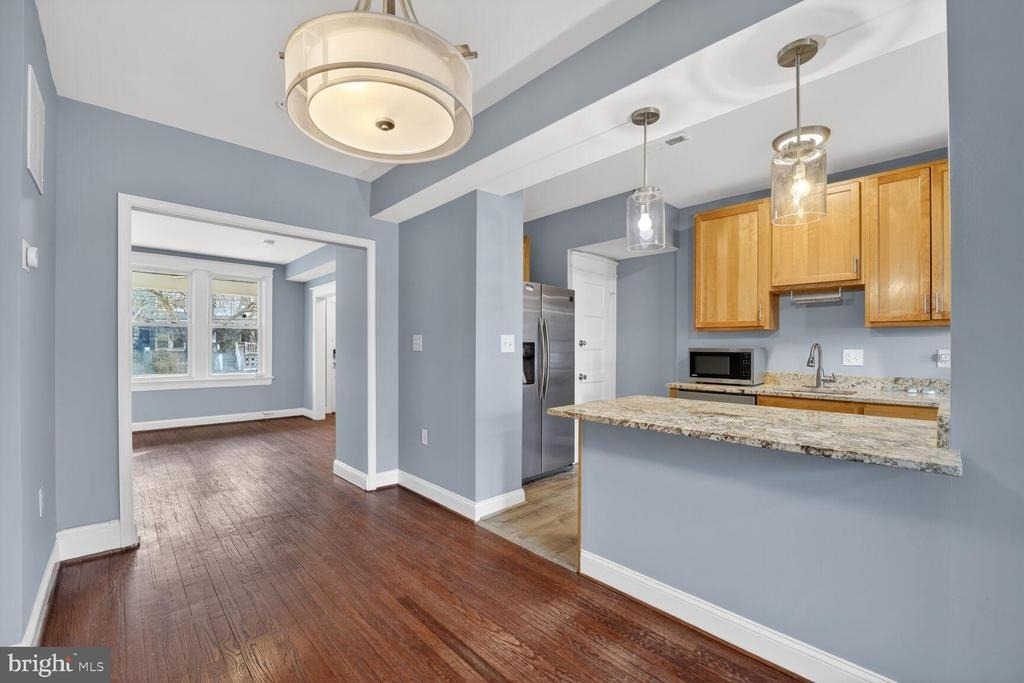632 Franklin Street Ne - Photo 2