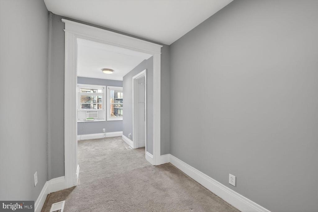 632 Franklin Street Ne - Photo 8