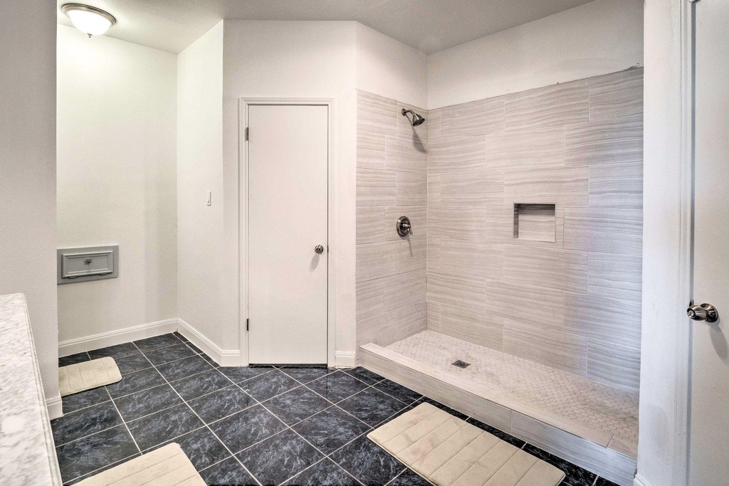 15805 Richards Dr - Photo 16
