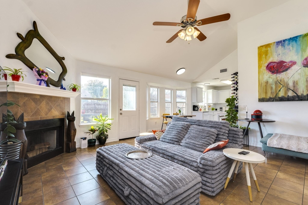 507 Clear Spring Ln - Photo 3