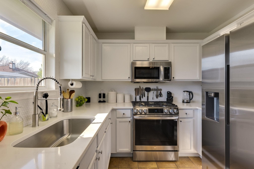 507 Clear Spring Ln - Photo 9