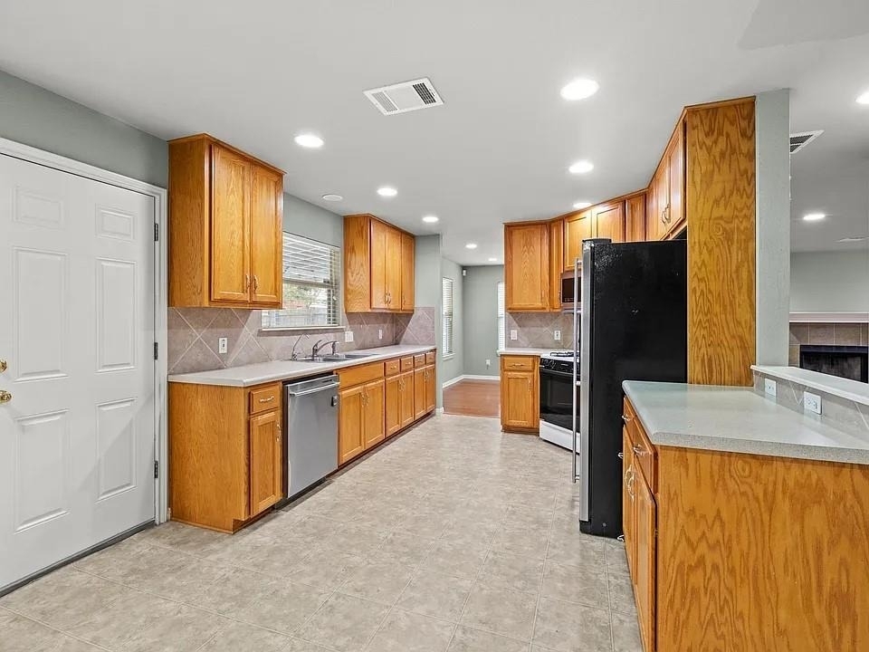 2200 N Shields Dr - Photo 6