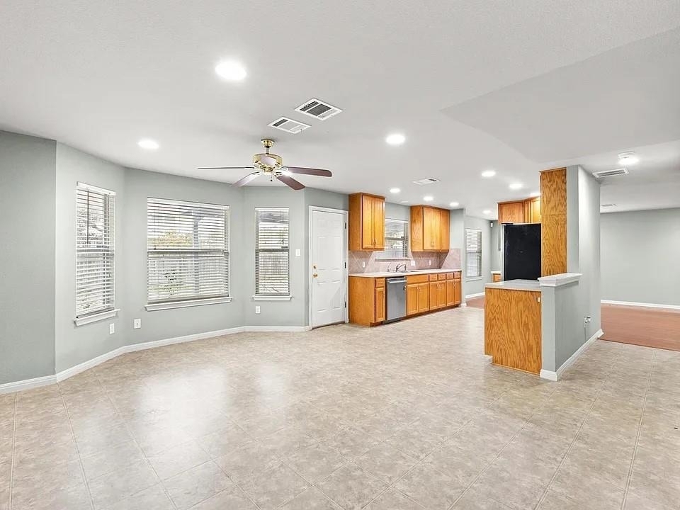 2200 N Shields Dr - Photo 5