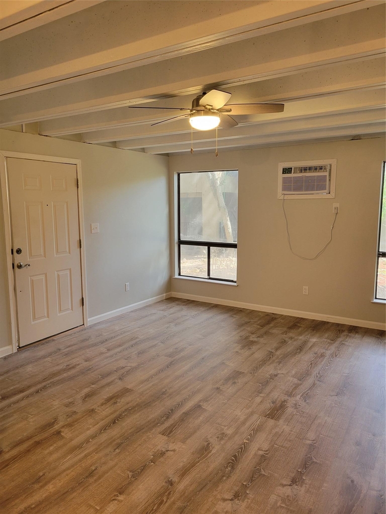 5916 Lago Vista Way - Photo 4