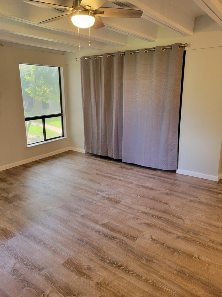 5916 Lago Vista Way - Photo 3