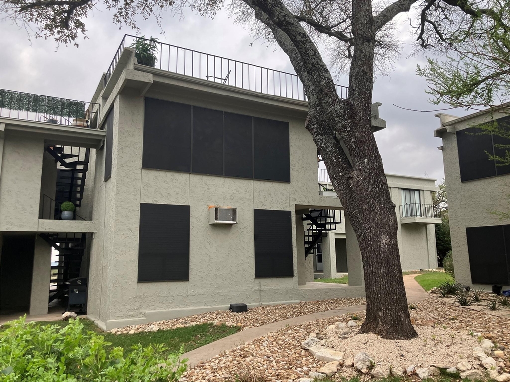 5916 Lago Vista Way - Photo 0