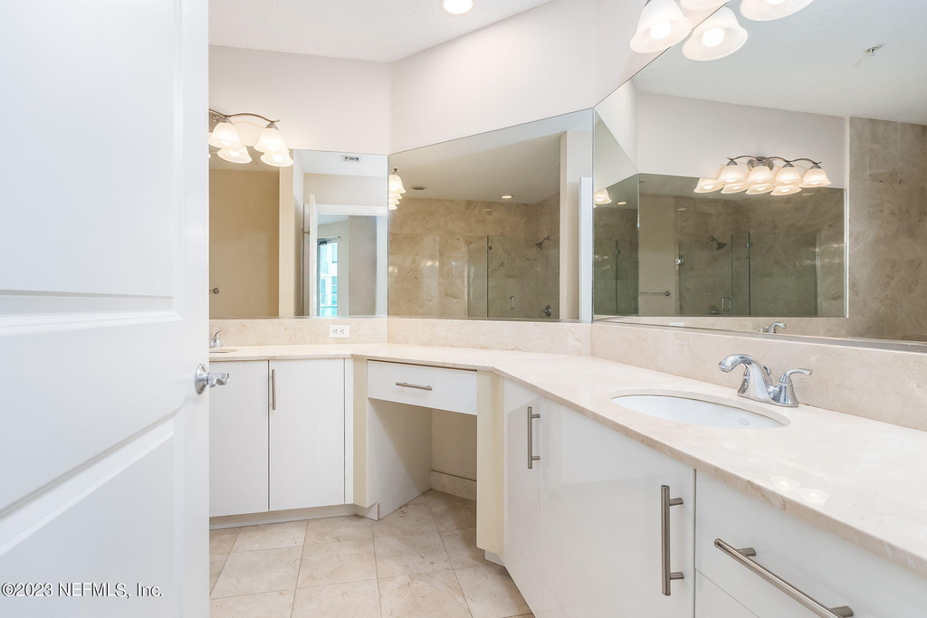 1431 Riverplace Boulevard - Photo 10