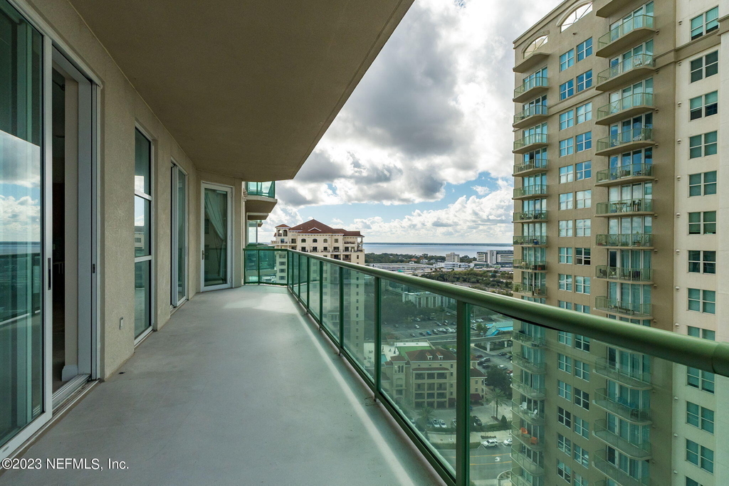 1431 Riverplace Boulevard - Photo 3