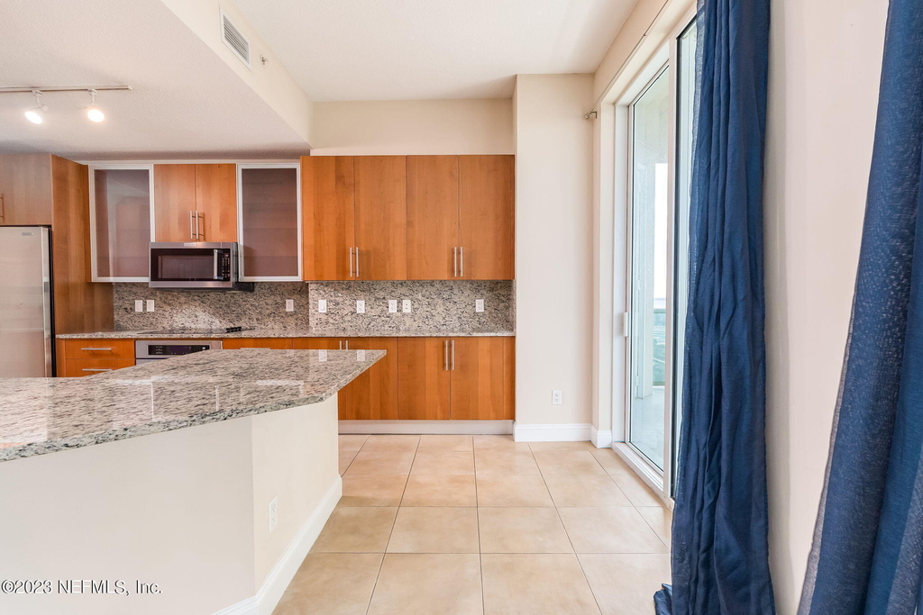 1431 Riverplace Boulevard - Photo 22