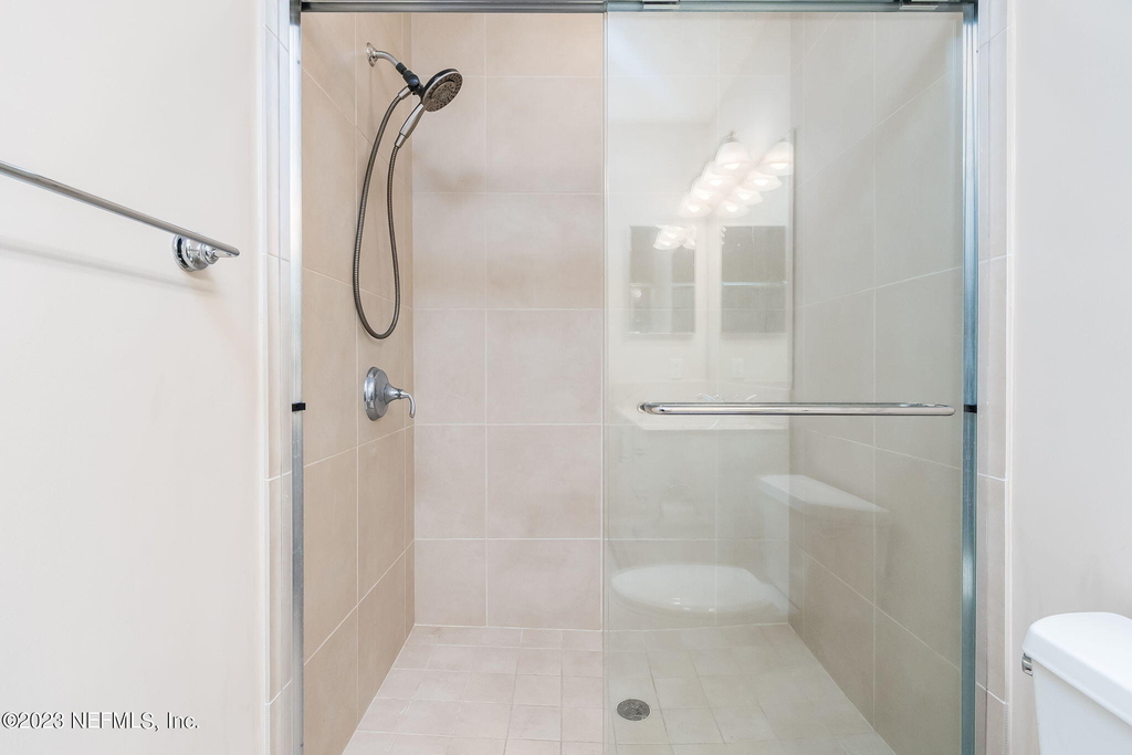 1431 Riverplace Boulevard - Photo 11