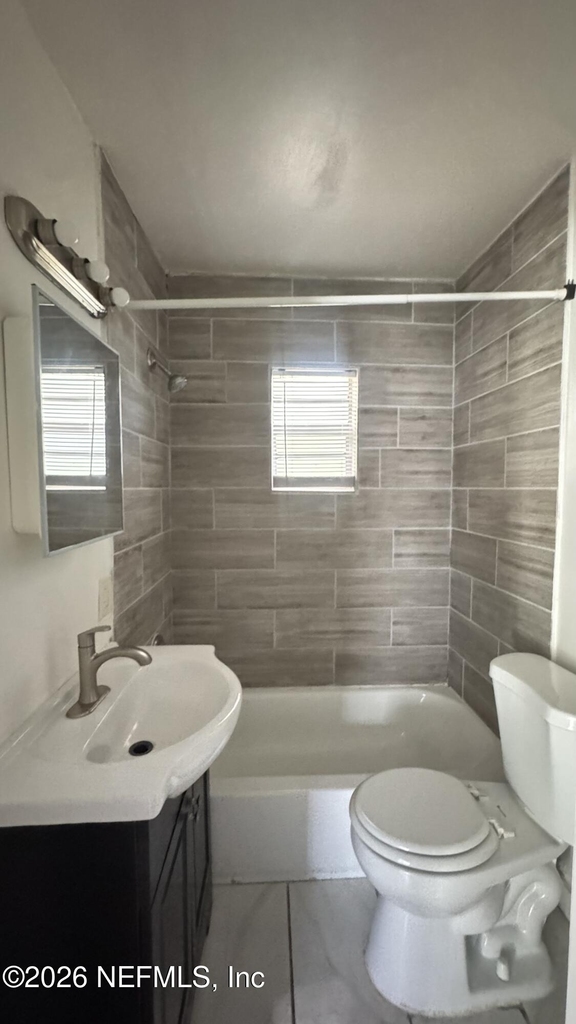 1052 Maynard Street - Photo 5