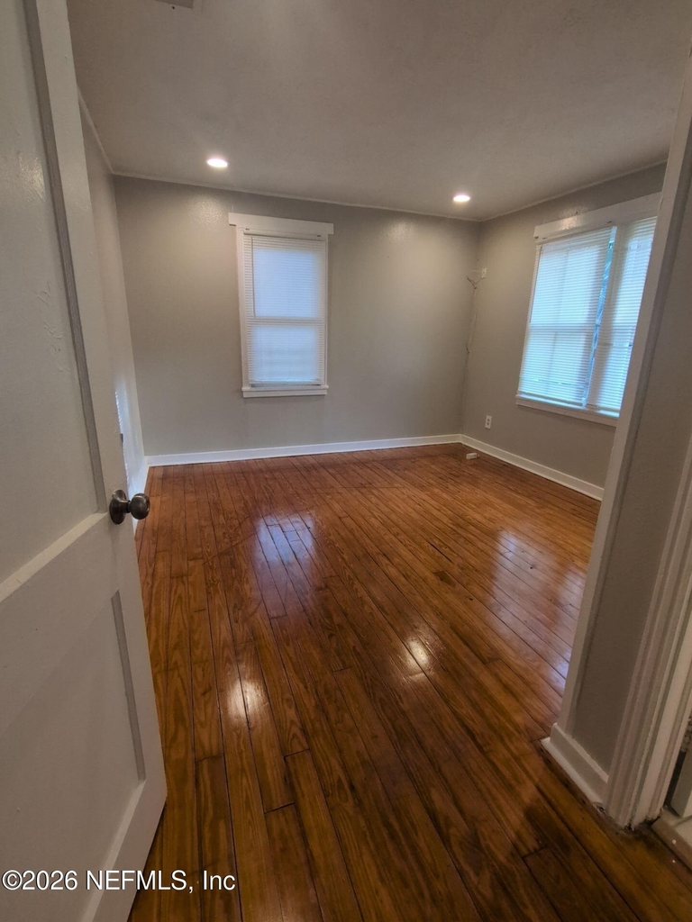1037 Detroit Street - Photo 4