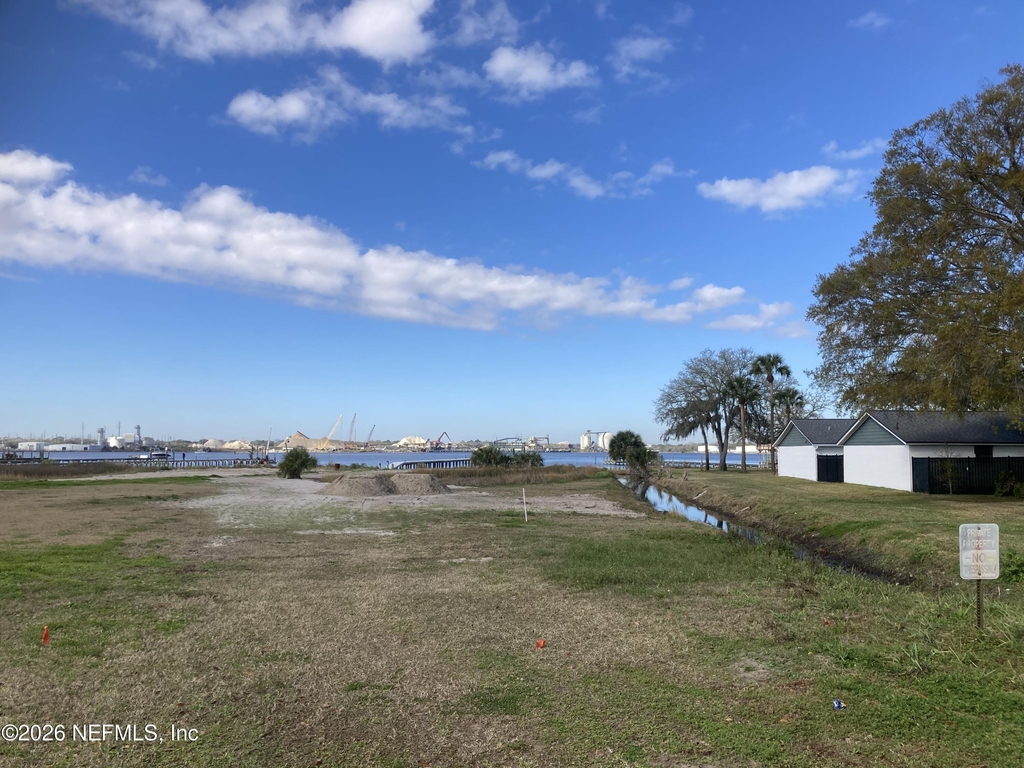 5240 River Park Drive - Photo 2