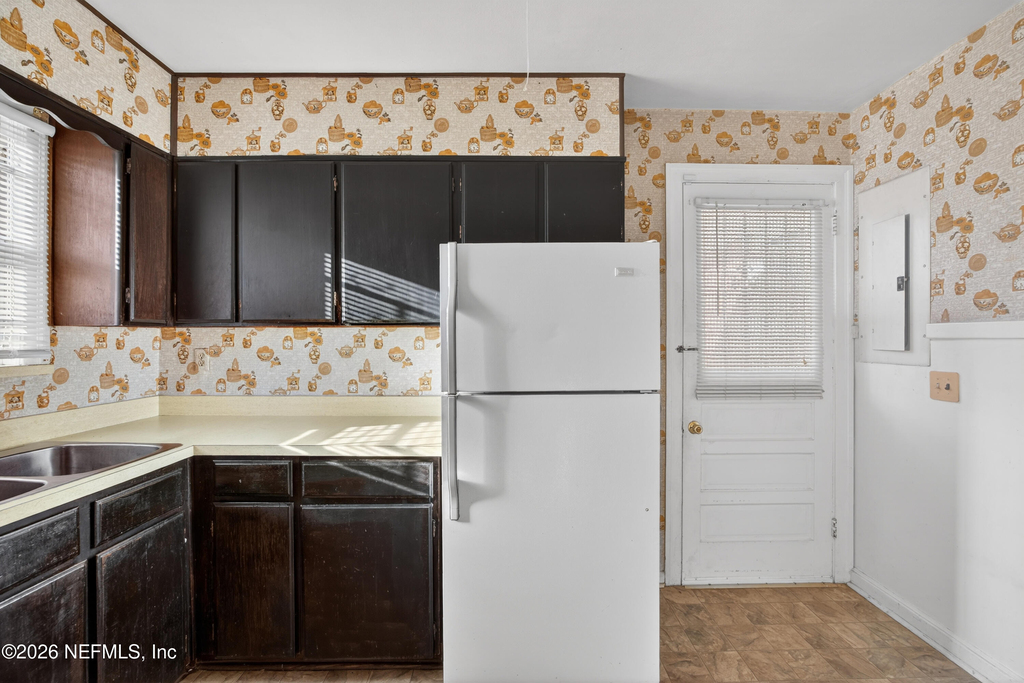 345 E 44th Street - Photo 14