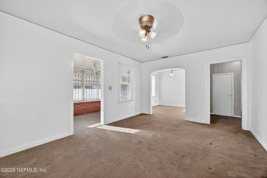 345 E 44th Street - Photo 6