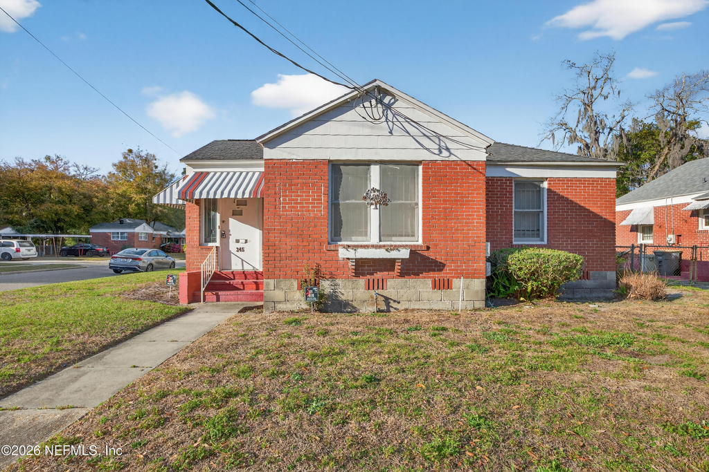 345 E 44th Street - Photo 1