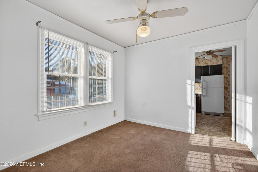 345 E 44th Street - Photo 9