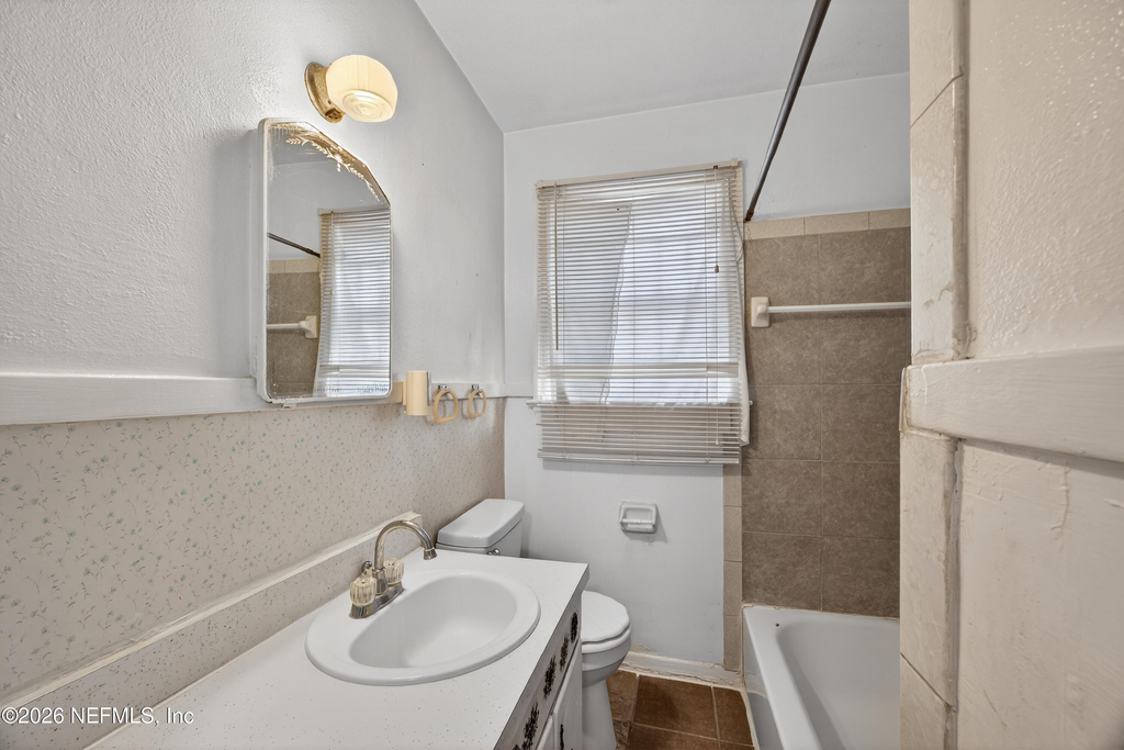 345 E 44th Street - Photo 17