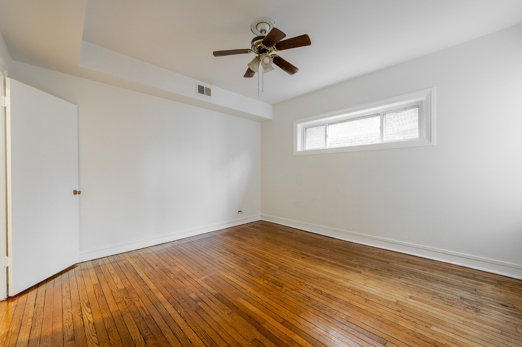 7831 S Kingston Avenue - Photo 7