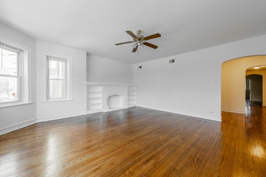 7831 S Kingston Avenue - Photo 2