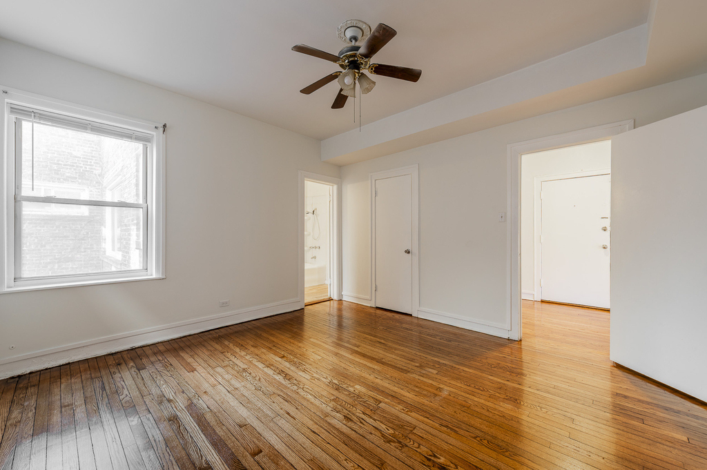 7831 S Kingston Avenue - Photo 6