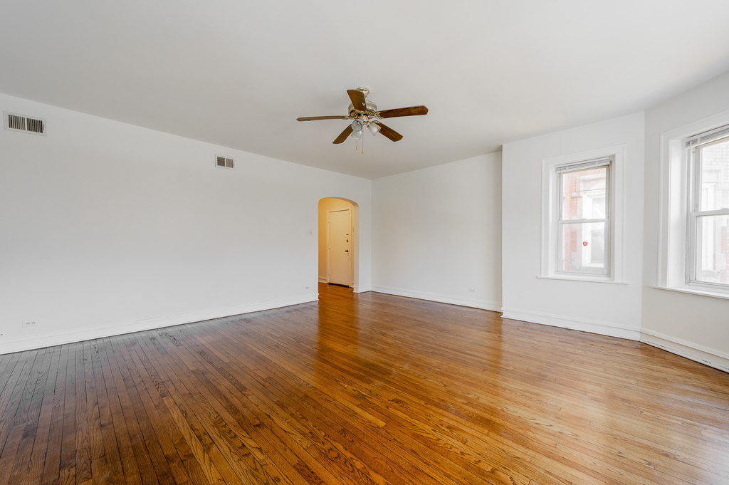 7831 S Kingston Avenue - Photo 3