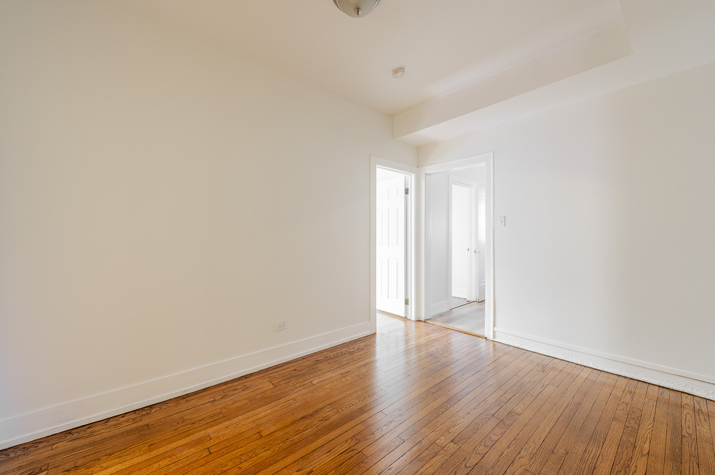 7831 S Kingston Avenue - Photo 10