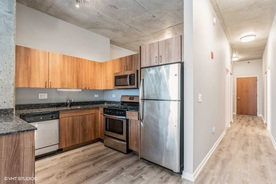 235 W Van Buren Street - Photo 13