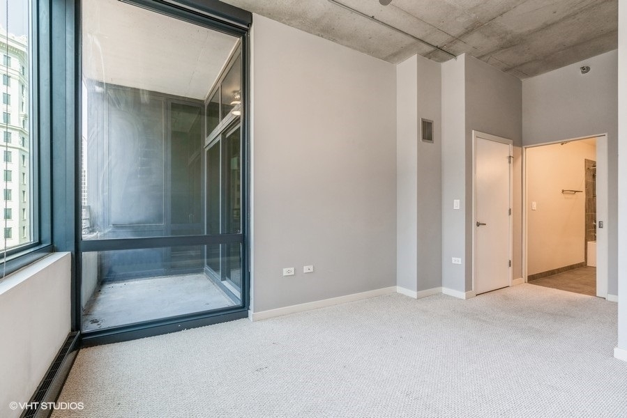 235 W Van Buren Street - Photo 16