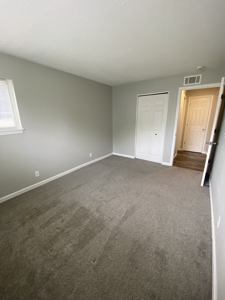 2751 W 72nd Street - Photo 2