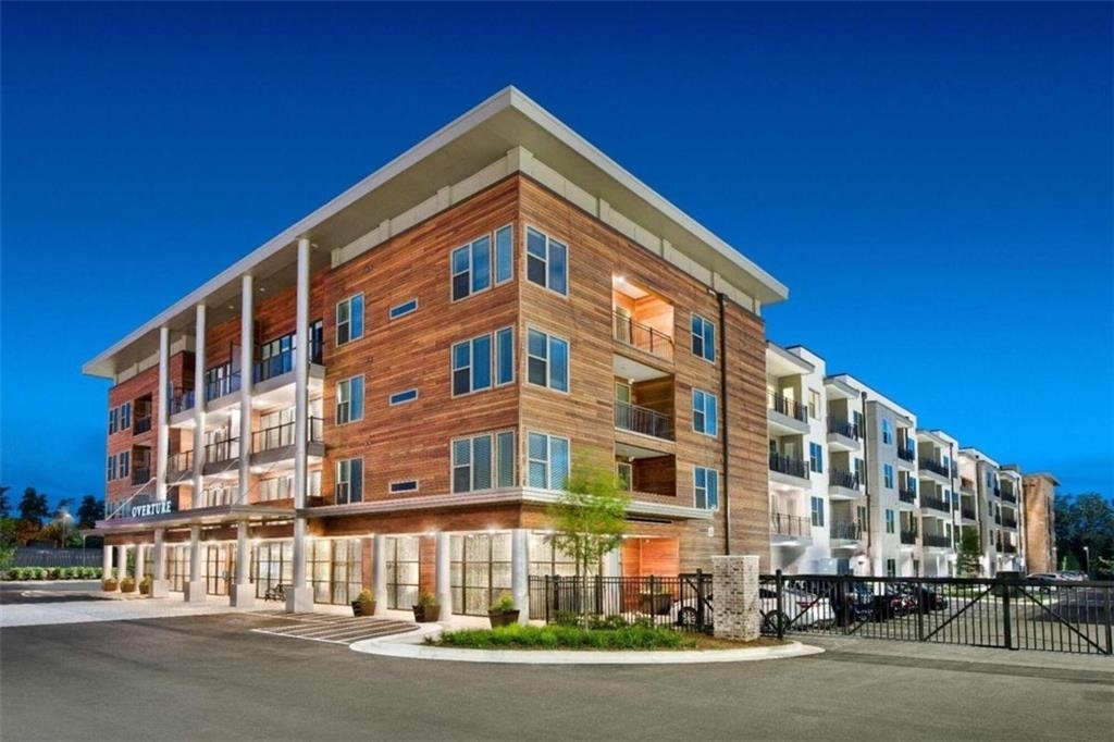 1490 W Ernest Barrett Parkway W - Photo 0