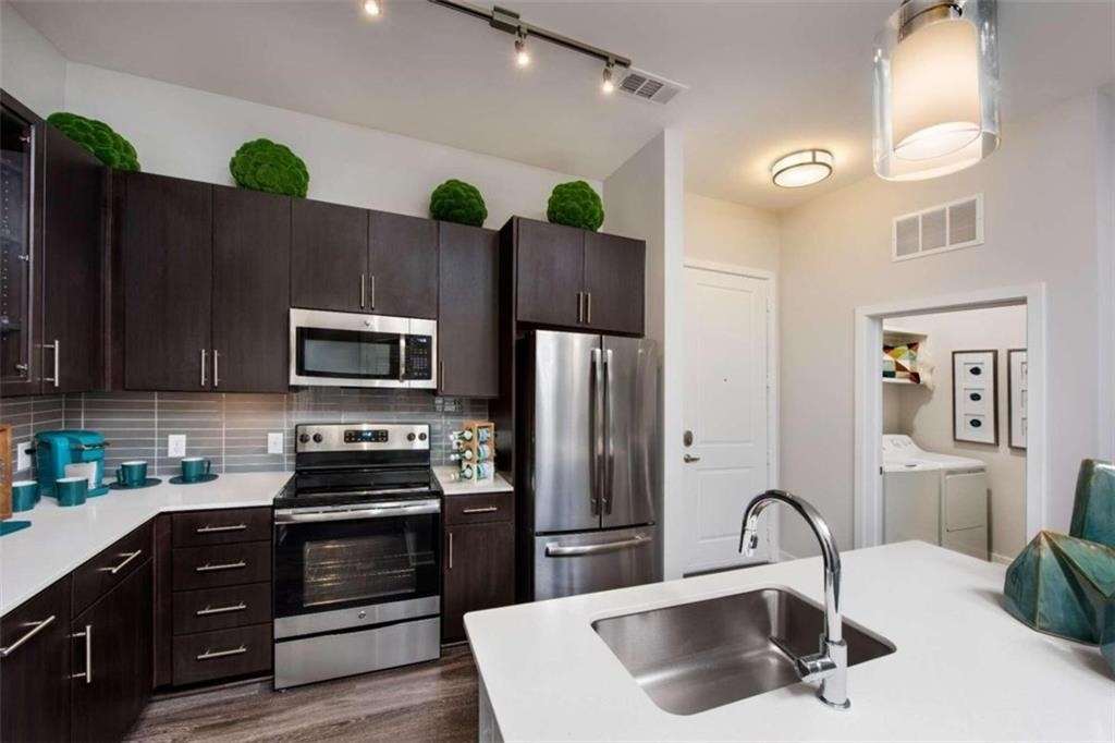 1490 W Ernest Barrett Parkway W - Photo 9