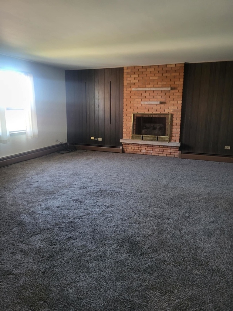 8435 S 81st Avenue - Photo 2
