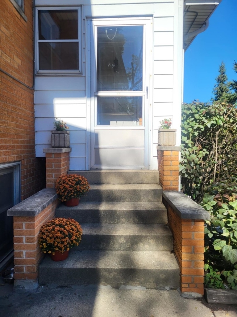 8435 S 81st Avenue - Photo 0