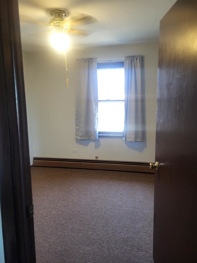 8435 S 81st Avenue - Photo 6